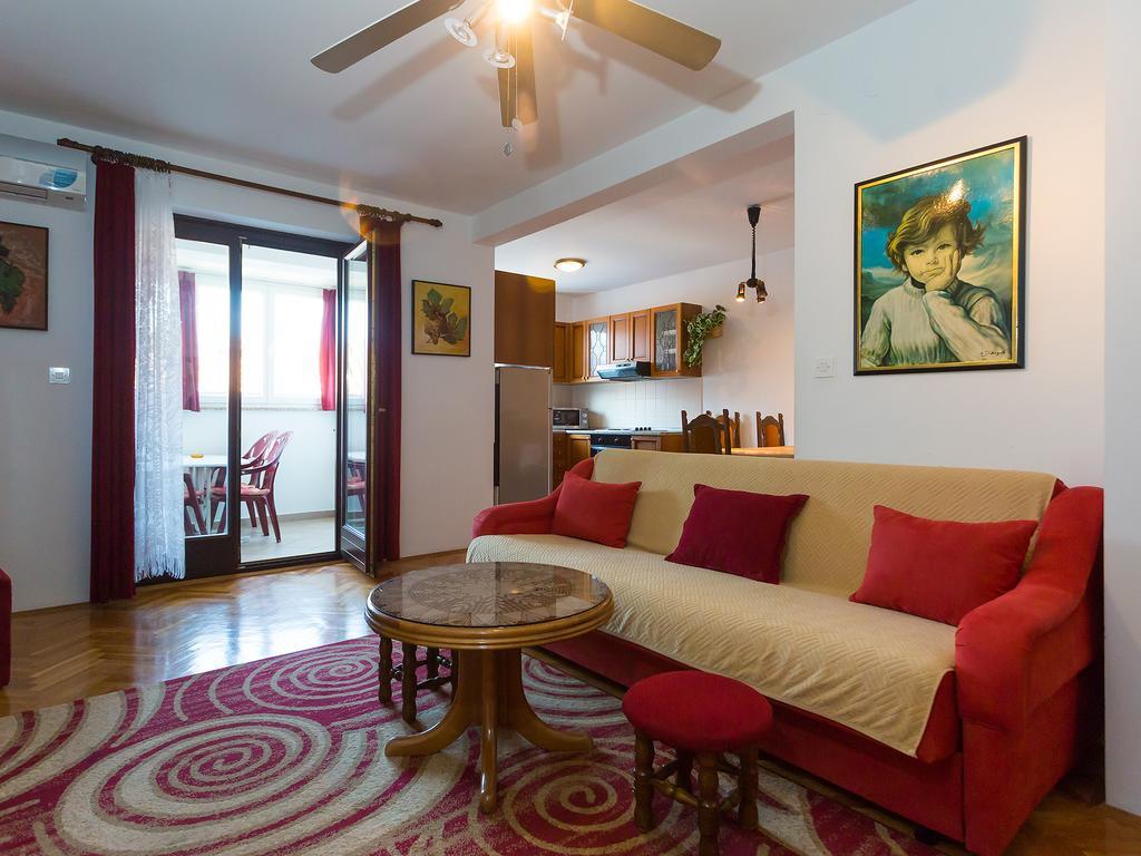 Apartment Ivka ポレッチ エクステリア 写真