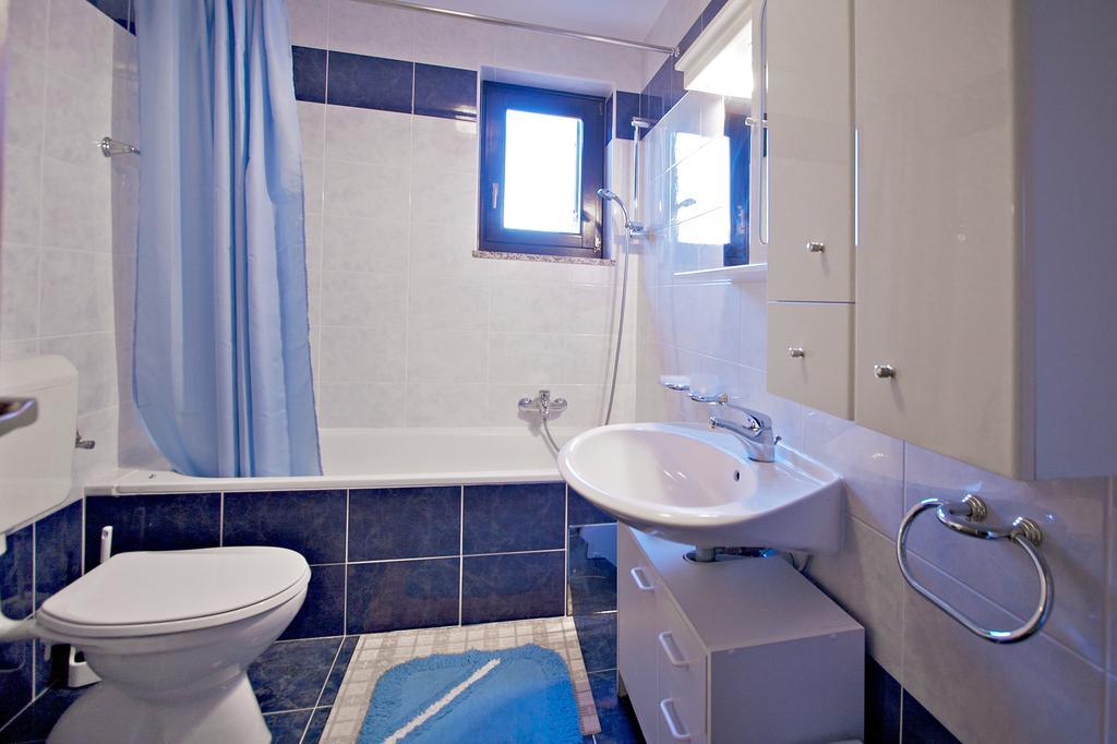 Apartment Ivka ポレッチ エクステリア 写真