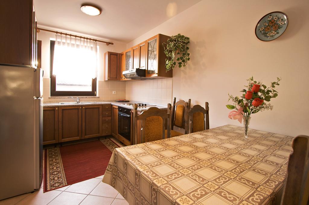 Apartment Ivka ポレッチ エクステリア 写真